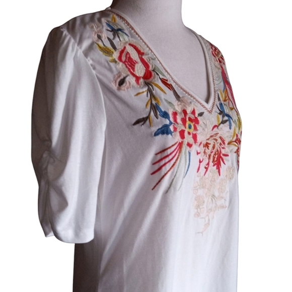 Anthropologie Solitaire White Floral Embroidered V Neck Blouse Size Medium - Picture 2 of 9